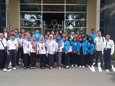 EDU-VACATION PT VICTORIA, Tbk.